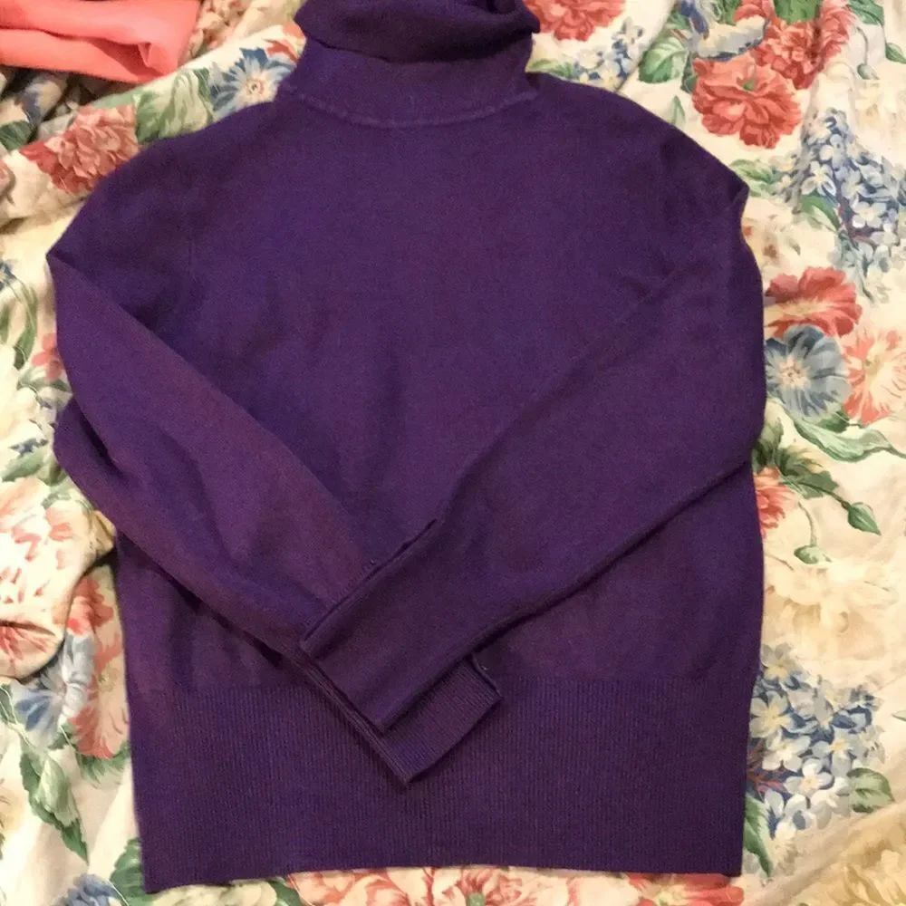 JM Collection RoyalโPurple TurtleNeck Sweater sz.S